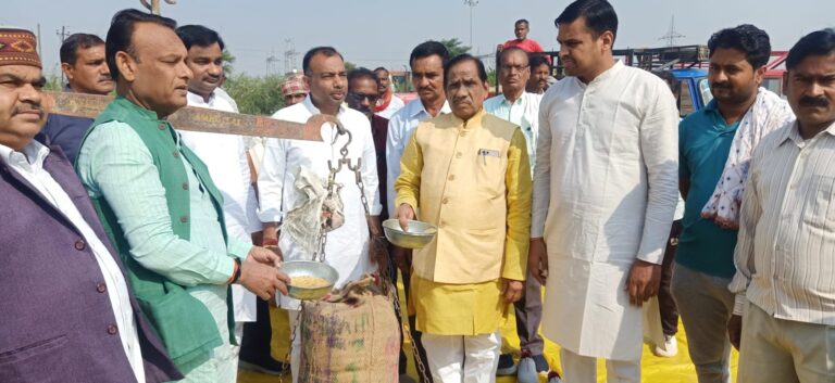 *शहर से लगे बिरकोना में हुईं धान खरीदी की शुरुआत.. वही पौड़ी में नए उपार्जन का उद्घाटन.. अपेक्स बैंक के अध्यक्ष बैजनाथ चंद्राकर रहे कार्यक्रम में मौजूद*..